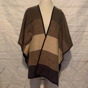 IKE BEHAR PONCHO